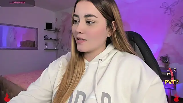 Snapshot of Lucia_star__ chatting on February 18, 2025, 5:42 am Lucia star   online show from February 18, 2025, 5:42 am