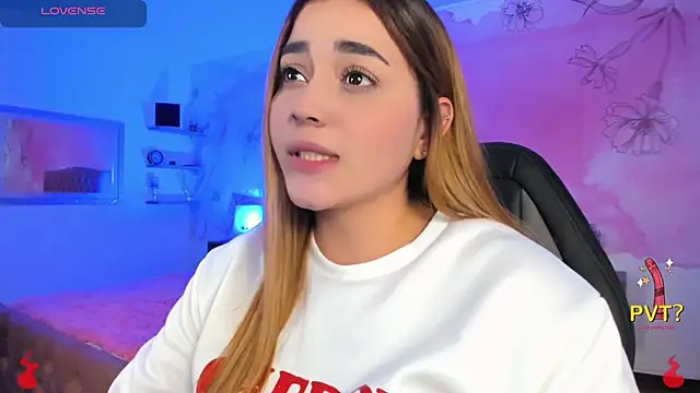 Snapshot of Lucia_star__ chatting on February 19, 2025, 5:27 am Lucia star   online show from February 19, 2025, 5:27 am