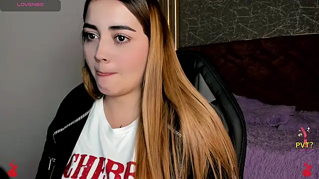 Snapshot of Lucia_star__ chatting on January 18, 2025, 12:46 am Lucia star   online show from January 18, 2025, 12:46 am