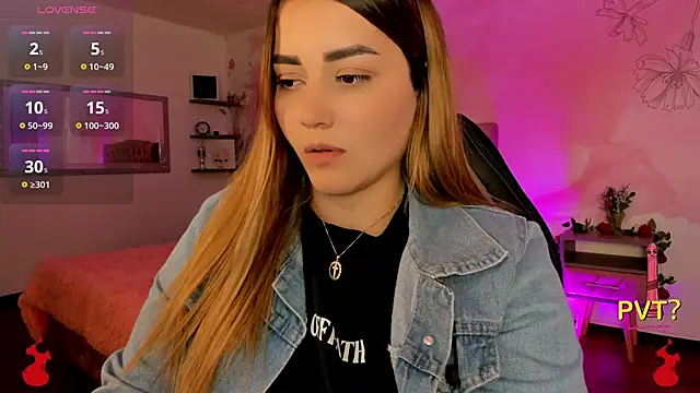 Snapshot of Lucia_star__ chatting on March 19, 2025, 3:41 am Lucia star   online show from March 19, 2025, 3:41 am