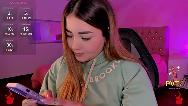 Snapshot of Lucia_star__ chatting on March 14, 2025, 6:10 am Lucia star   online show from March 14, 2025, 6:10 am