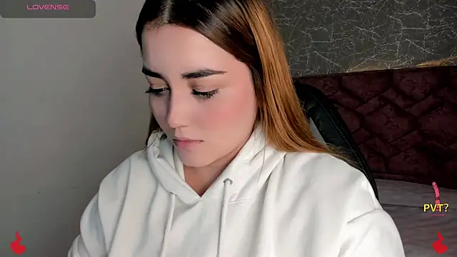 Snapshot of Lucia_star__ chatting on January 9, 2025, 7:50 pm Lucia star   online show from January 9, 2025, 7:50 pm