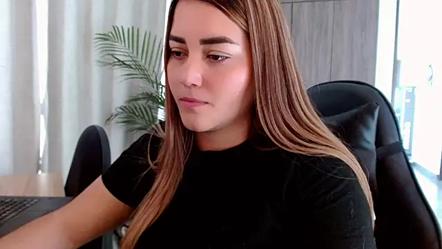 Snapshot of Lucia_star__ chatting on January 17, 2026, 8:45 pm Lucia star online show from January 17, 2026, 8:45 pm