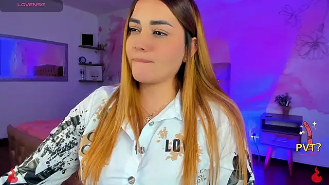 Snapshot of Lucia_star__ chatting on March 5, 2025, 3:40 am Lucia star   online show from March 5, 2025, 3:40 am