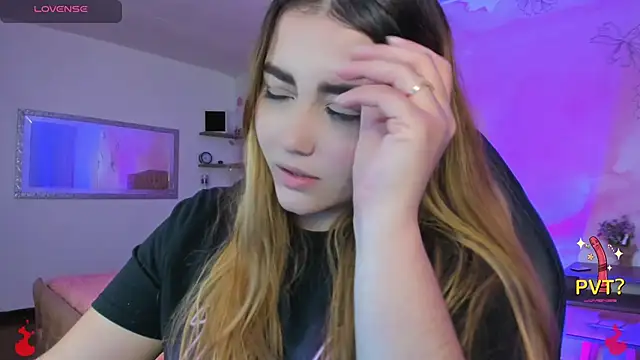 Snapshot of Lucia_star__ chatting on February 14, 2025, 8:31 am Lucia star   online show from February 14, 2025, 8:31 am