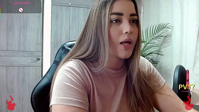 Snapshot of Lucia_star__ chatting on February 5, 2026, 5:09 pm Lucia star online show from February 5, 2026, 5:09 pm