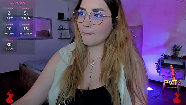 Snapshot of Lucia_star__ chatting on March 21, 2025, 3:22 am Lucia star   online show from March 21, 2025, 3:22 am