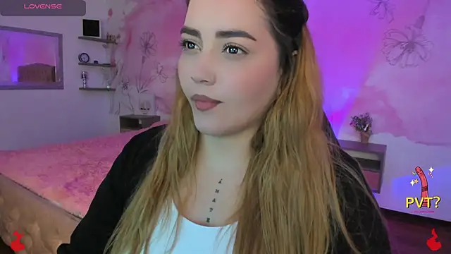 Snapshot of Lucia_star__ chatting on February 13, 2025, 2:45 am Lucia star   online show from February 13, 2025, 2:45 am