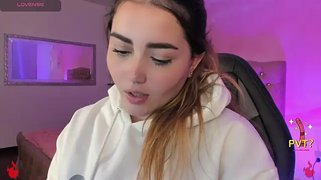 Snapshot of Lucia_star__ chatting on February 12, 2025, 9:31 am Lucia star   online show from February 12, 2025, 9:31 am