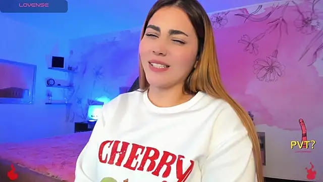 Snapshot of Lucia_star__ chatting on February 19, 2025, 8:33 am Lucia star   online show from February 19, 2025, 8:33 am