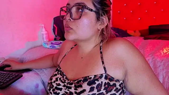 Snapshot of Agatha_humidity chatting on April 27, 2026, 8:18 pm Agatha humidity online show from April 27, 2026, 8:18 pm