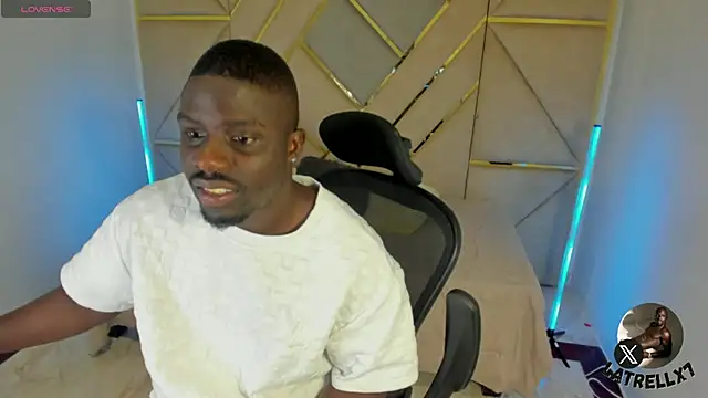 Latrellx7 online show from November 30, 2025, 1:17 am