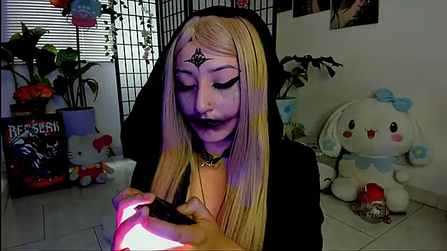 Snapshot of julyana_ chatting on November 8, 2025, 5:27 pm julyana online show from November 8, 2025, 5:27 pm