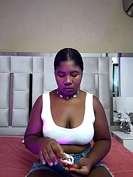 LaurennTyler online show from February 14, 2025, 8:26 pm