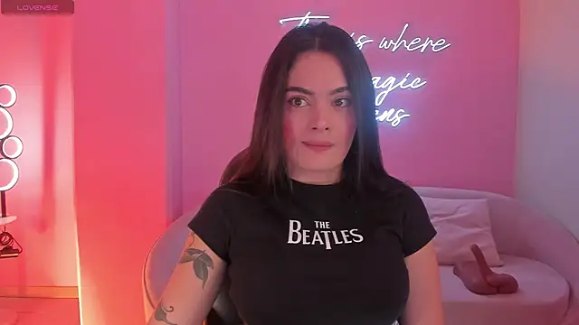 GiaFerrara online show from April 1, 2026, 11:33 am