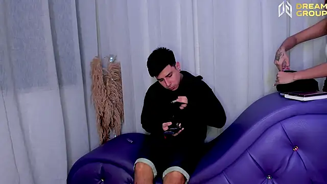 Snapshot of Yourslust_ chatting on October 26, 2025, 7:36 pm Yourslust online show from October 26, 2025, 7:36 pm