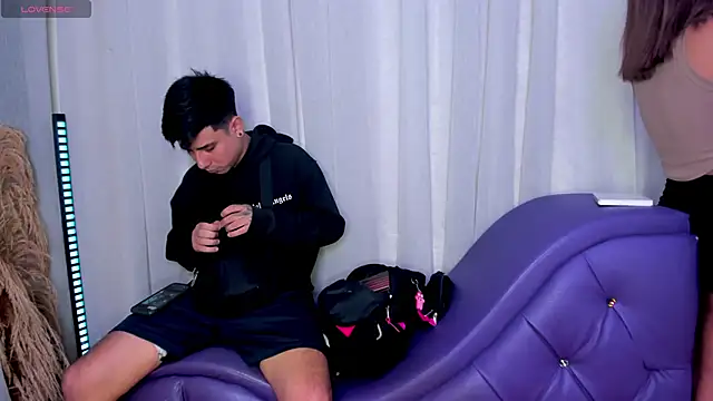 Snapshot of Yourslust_ chatting on November 7, 2025, 8:02 pm Yourslust online show from November 7, 2025, 8:02 pm