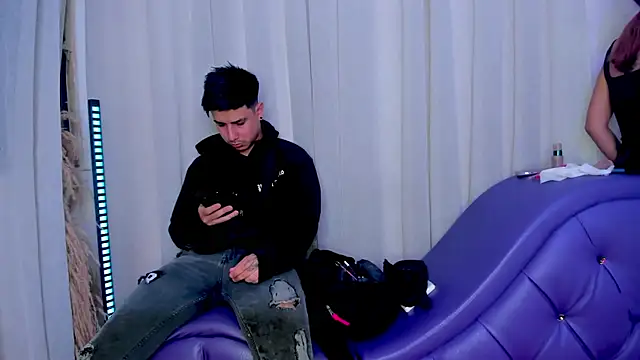 Snapshot of Yourslust_ chatting on December 15, 2025, 8:25 pm Yourslust online show from December 15, 2025, 8:25 pm