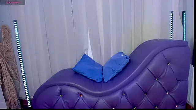 Snapshot of Yourslust_ chatting on December 5, 2025, 12:15 pm Yourslust online show from December 5, 2025, 12:15 pm