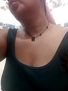 cute-mahek online show from March 25, 2026, 9:30 am