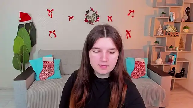 Snapshot of BonneyLove chatting on December 16, 2025, 5:39 pm BonneyLove online show from December 16, 2025, 5:39 pm