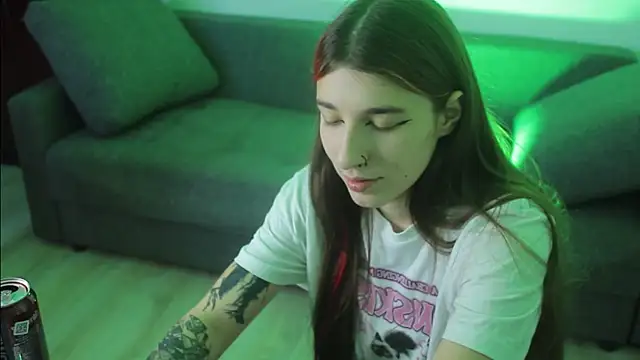 Snapshot of Jessica___feet chatting on December 6, 2024, 5:25 am Jessica feet online show from December 6, 2024, 5:25 am