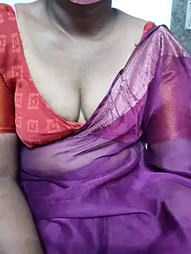 Snapshot of Indiandolly23 chatting on March 18, 2025, 11:22 am Indiandolly23 online show from March 18, 2025, 11:22 am