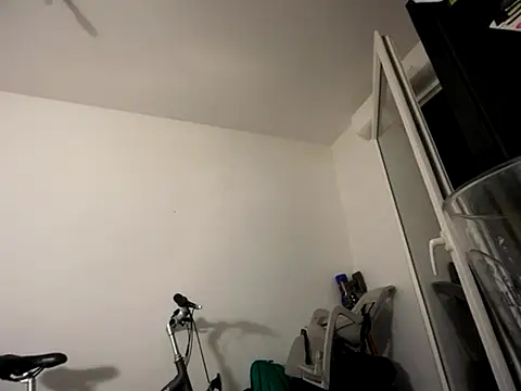 Snapshot of Rebeu313 chatting on November 12, 2025, 10:35 pm Rebeu313 online show from November 12, 2025, 10:35 pm