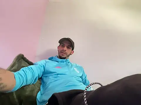 Snapshot of Rebeu313 chatting on February 21, 2026, 10:17 am Rebeu313 online show from February 21, 2026, 10:17 am