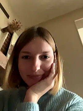 vilaineblonde online show from October 28, 2025, 1:43 pm