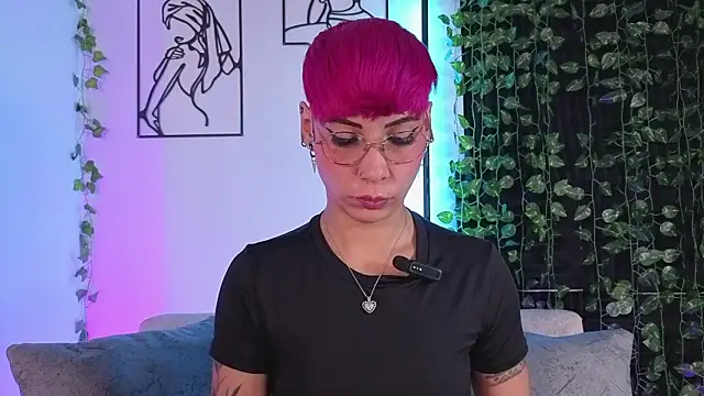 Snapshot of MiaMorgan_ chatting on February 13, 2026, 2:50 pm MiaMorgan online show from February 13, 2026, 2:50 pm