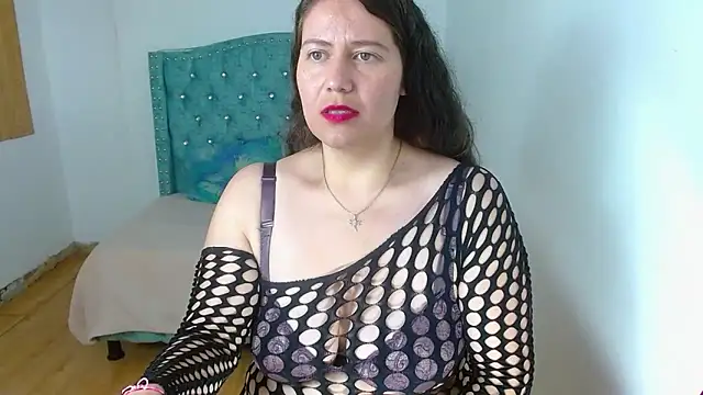 Snapshot of AlannaGar chatting on December 5, 2024, 4:37 am AlannaGar online show from December 5, 2024, 4:37 am