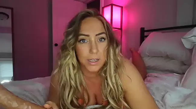 Snapshot of sunshinekisses chatting on February 26, 2025, 10:58 pm sunshinekisses online show from February 26, 2025, 10:58 pm