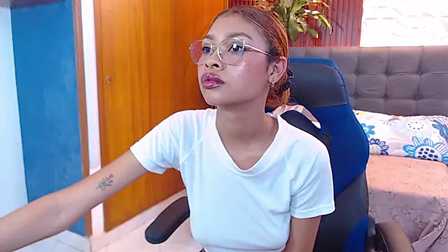 Snapshot of Perla_prg chatting on March 20, 2025, 4:31 pm Perla prg online show from March 20, 2025, 4:31 pm