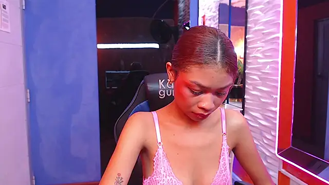 Snapshot of Perla_prg chatting on February 28, 2025, 6:31 pm Perla prg online show from February 28, 2025, 6:31 pm