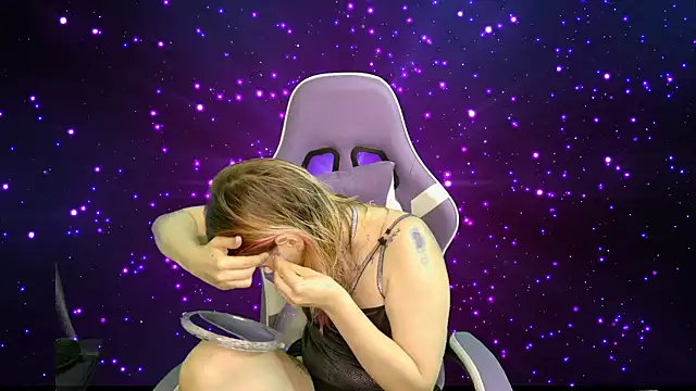 Snapshot of Dolce--Mia---Bianchi__07 chatting on February 28, 2025, 5:04 am Dolce--Mia---Bianchi  07 online show from February 28, 2025, 5:04 am