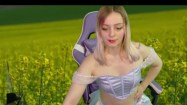 Snapshot of Dolce--Mia---Bianchi__07 chatting on March 2, 2025, 12:14 pm Dolce--Mia---Bianchi  07 online show from March 2, 2025, 12:14 pm