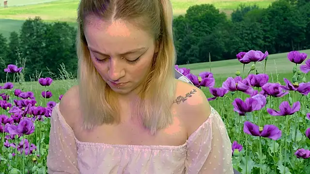 Snapshot of Dolce--Mia---Bianchi__07 chatting on March 12, 2025, 6:29 am Dolce--Mia---Bianchi  07 online show from March 12, 2025, 6:29 am