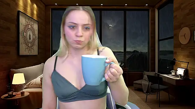 Snapshot of Dolce--Mia---Bianchi__07 chatting on March 14, 2025, 6:53 am Dolce--Mia---Bianchi  07 online show from March 14, 2025, 6:53 am