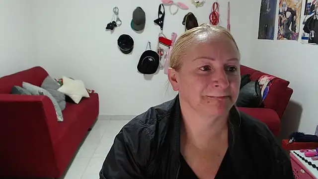 emperabigbootybigass online show from January 6, 2026, 12:20 pm