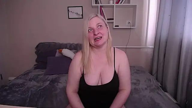 Snapshot of AnnaXCherri chatting on March 19, 2025, 9:49 am AnnaXCherri online show from March 19, 2025, 9:49 am