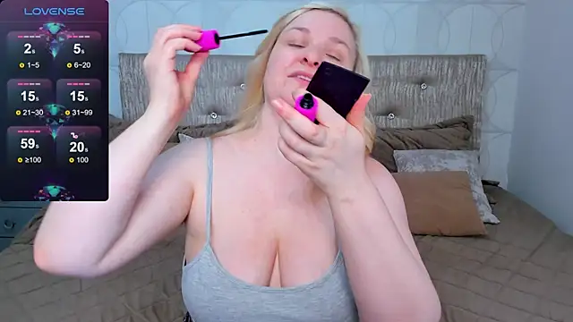 Snapshot of AnnaXCherri chatting on March 12, 2025, 2:52 am AnnaXCherri online show from March 12, 2025, 2:52 am