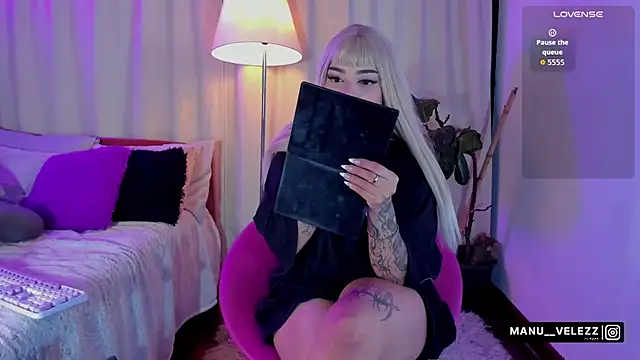 Snapshot of Manu_Velez chatting on December 16, 2025, 6:17 am Manu Velez online show from December 16, 2025, 6:17 am