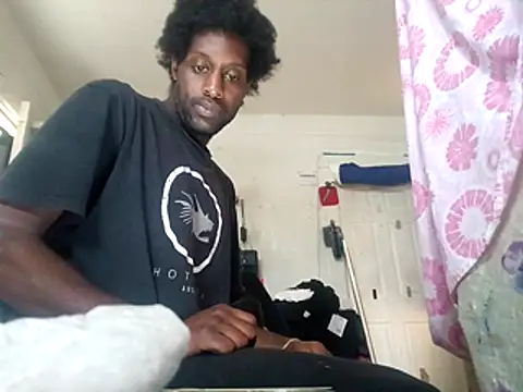 Snapshot of DevinToore chatting on November 29, 2025, 5:57 pm DevinToore online show from November 29, 2025, 5:57 pm