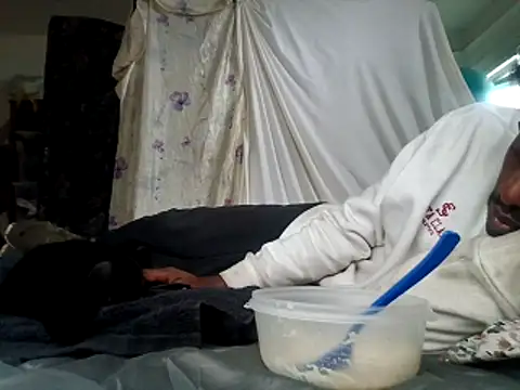 Snapshot of DevinToore chatting on December 15, 2025, 6:03 pm DevinToore online show from December 15, 2025, 6:03 pm