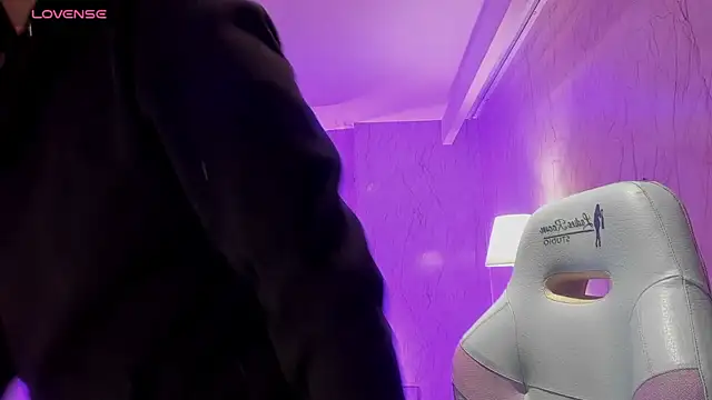 Snapshot of InnaraRoy chatting on February 11, 2025, 7:48 pm InnaraRoy online show from February 11, 2025, 7:48 pm