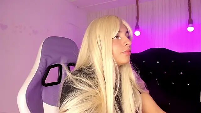 Snapshot of miku_katsuragi chatting on October 1, 2025, 1:33 am miku katsuragi online show from October 1, 2025, 1:33 am