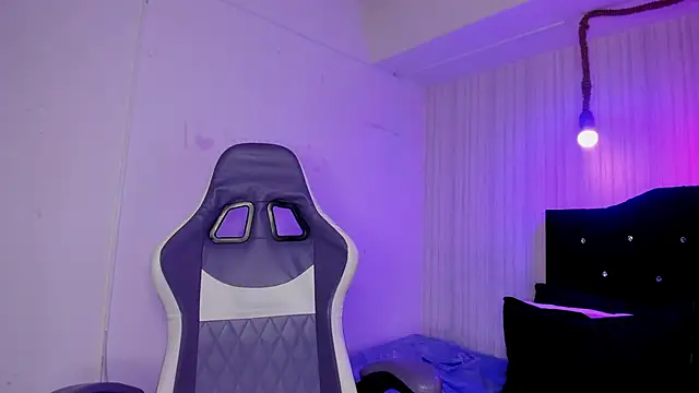 Snapshot of miku_katsuragi chatting on November 12, 2025, 3:54 am miku katsuragi online show from November 12, 2025, 3:54 am