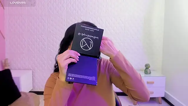 Violetaa diazz online show from March 28, 2026, 9:16 pm