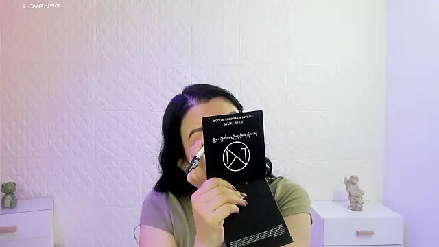 Violetaa diazz online show from February 5, 2026, 9:10 pm